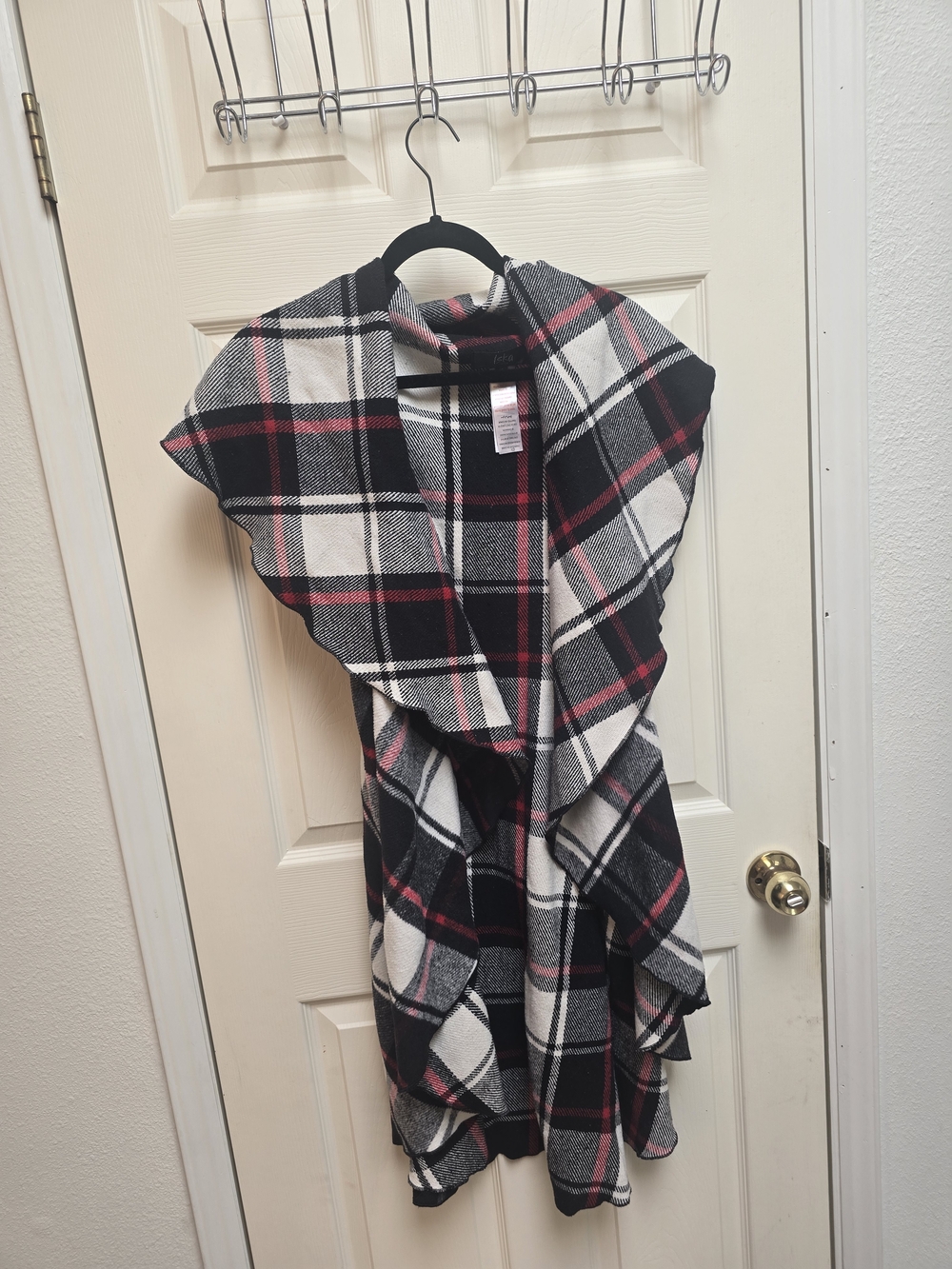 ONE/SIZE Black, White & Red Plaid Draped Open Front Vest